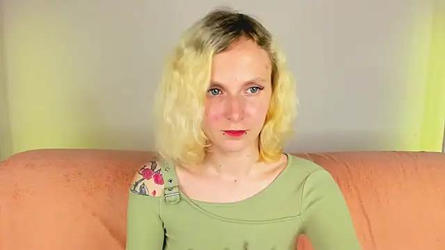 LikiLipsn Live XXX chat