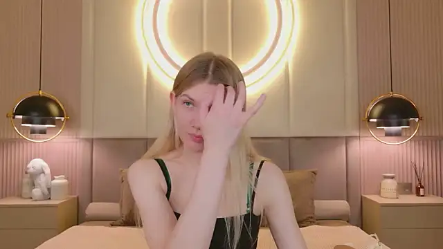 Vivien_Hans Chat XXX in diretta