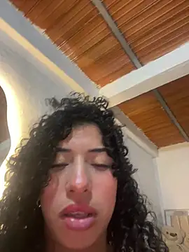 צ'אט XXX בשידור חי של Miily_0