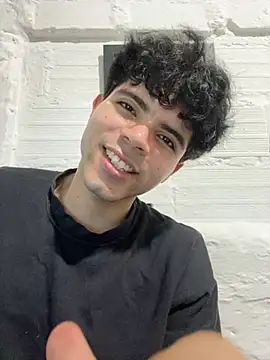 Chat +18 de Axel-Mejia ao vivo