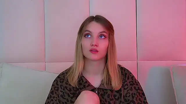 StacyEvances live XXX chat