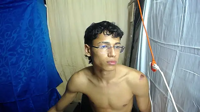 XXX chat uživo modela pitter03