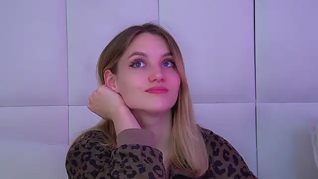StacyEvances live XXX chat