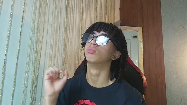 kim_curlyyのライブXXXチャット