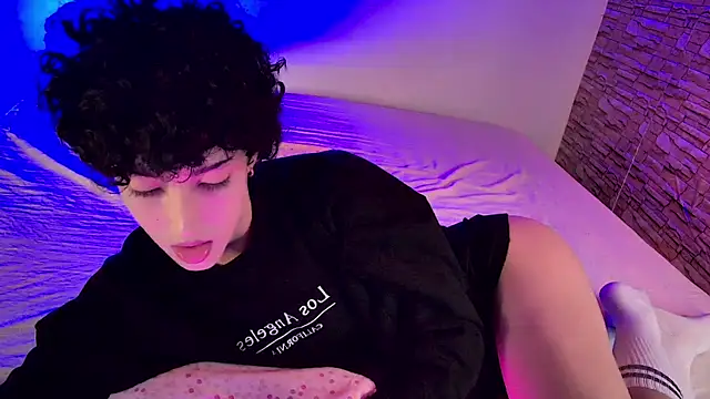 xFemboyToy's Live XXX Chat