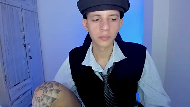 Chat +18 de tylerrnova ao vivo