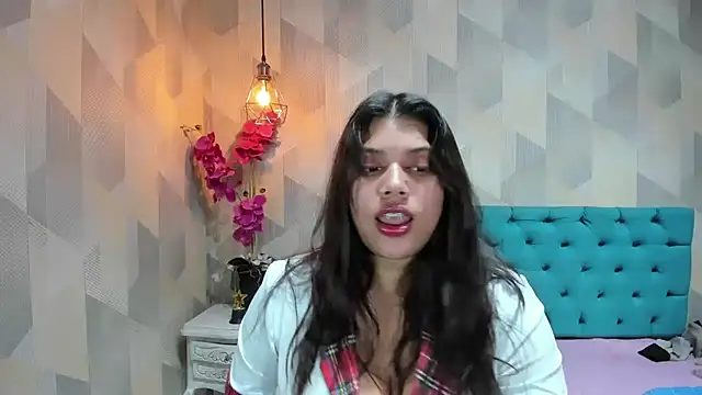 LindaBreeS' Live XXX Chat