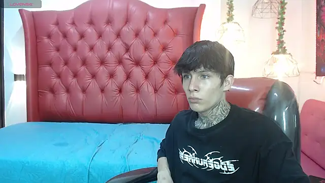 Cry_thereal's Webcam Show