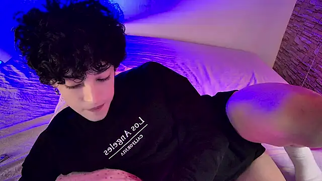 xFemboyToy: απευθείας συνομιλία ΧΧΧ