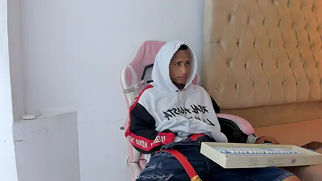 Онлайн чат XXX Supreme_Badboy