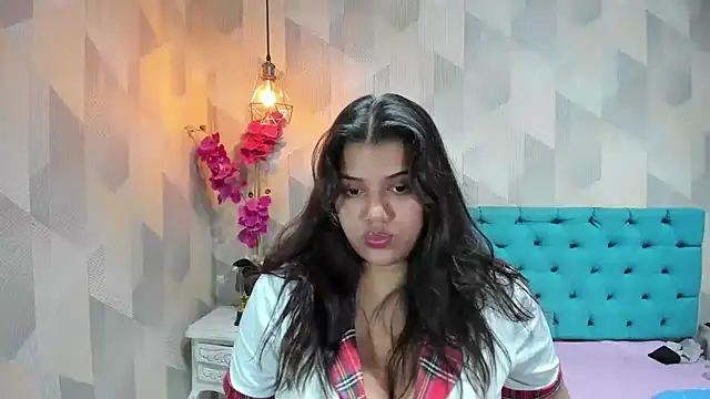 LindaBreeS Chat XXX in diretta