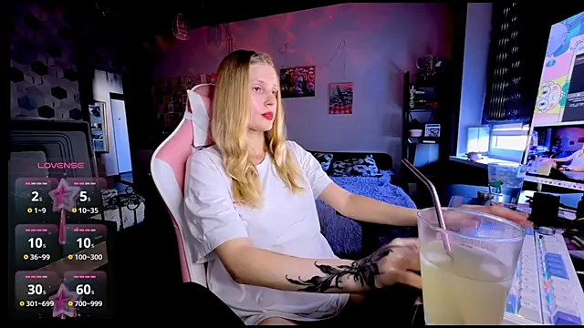 צ'אט XXX בשידור חי של Lunaacyy