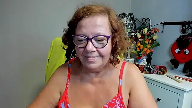 Show modela Adelewildx na web-kameri