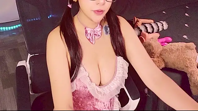 Chatroom XXX en direct de NinaSin