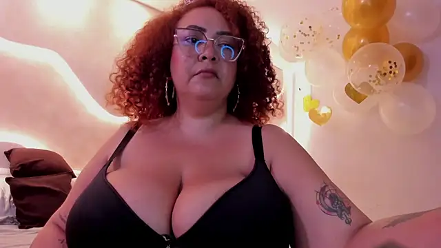 Chatroom XXX en direct de MaraaSweett