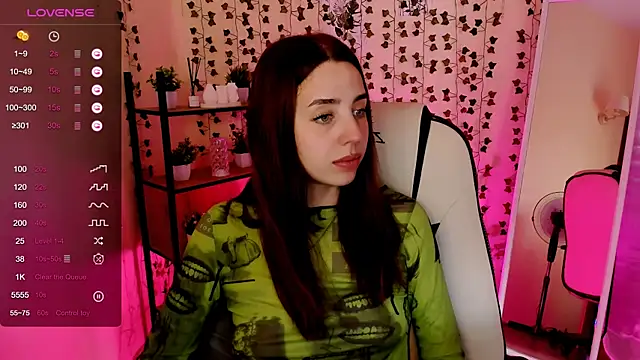CharliGrace_ élő XXX-chatje
