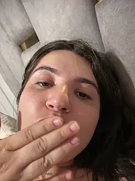 horny_roomiess Webcam Show