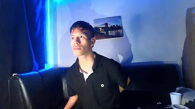 dareck_18 élő XXX-chatje