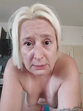 GeileEstelle Adlı Modelin Canlı XXX Sohbeti