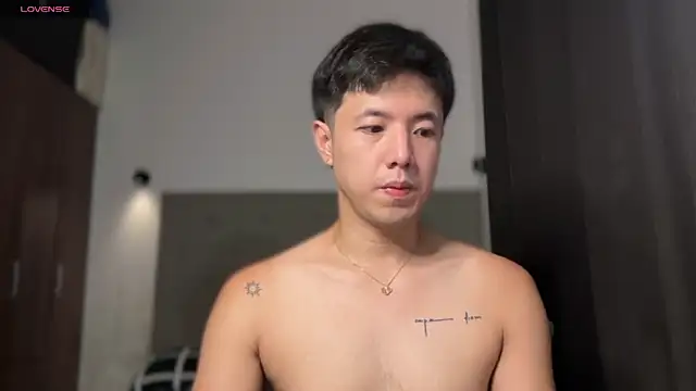 Онлайн чат XXX Addictiveboi