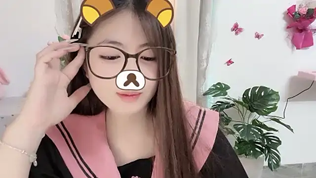 MIJ-Uwuu Chat XXX in diretta
