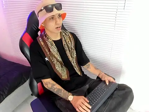 Онлайн  чат XXX cameron_lux77