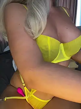 PinaColaBoom লাইভ XXX চ্যাট