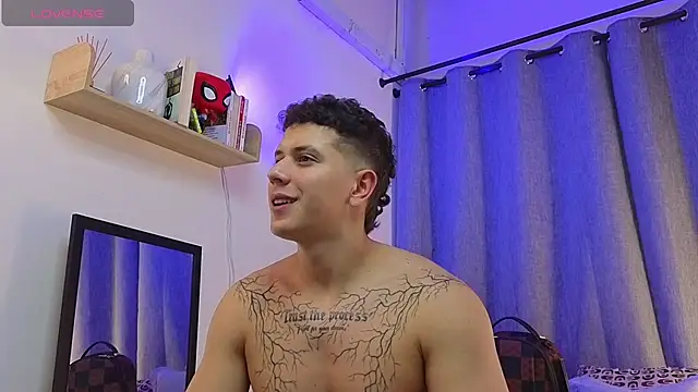 دردشة ASHTON_HILS الجنسية المباشرة