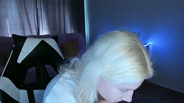 EnigmaSee's Live XXX Chat