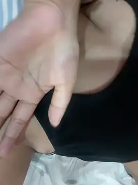 HotyNishakaur Adlı Modelin Canlı XXX Sohbeti