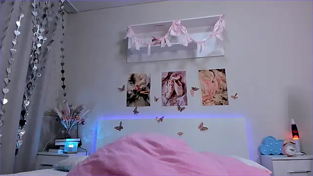XXX chat uživo modela Milly_Lane