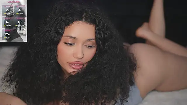 ChloeJoyce: онлайн-секс-чат