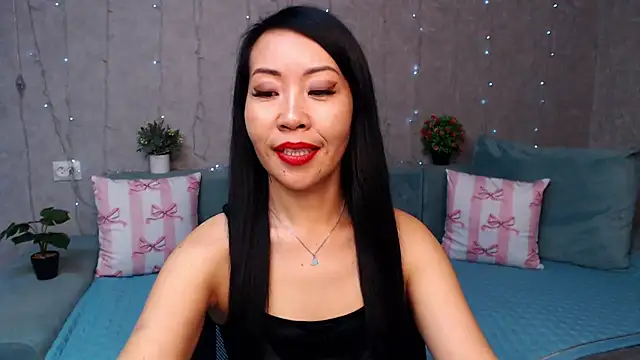 LiaPak Live XXX-chat