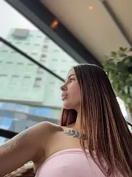 Chat +18 de Charming_Ritta ao vivo