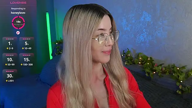 LindaThackerr XXX чат на живо