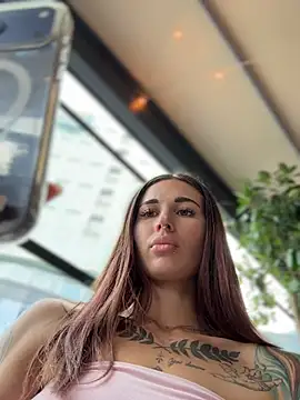 XXX chat uživo modela Charming_Ritta
