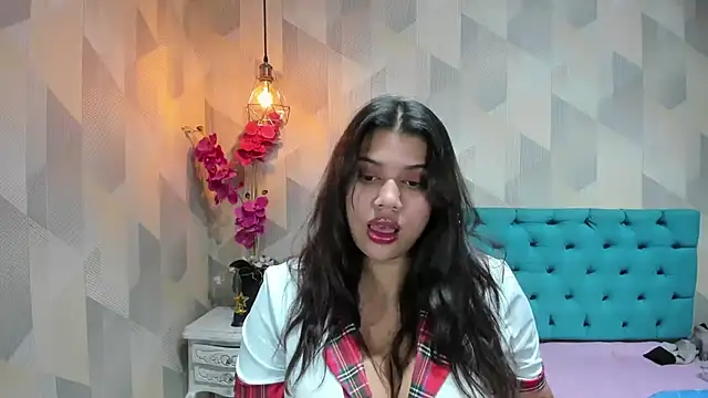 LindaBreeS' Live XXX Chat