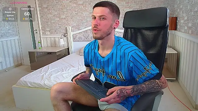 Chat XXX en directo de JonahShaw