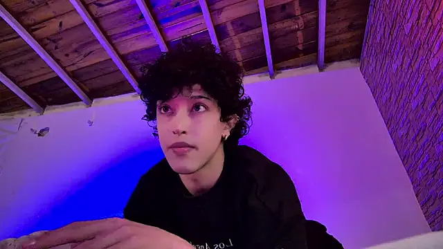Chat XXX Live xFemboyToy