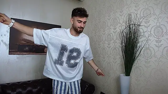 KyloEast's Live XXX Chat