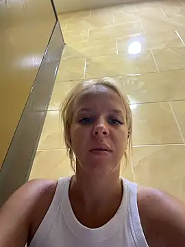 Chatroom XXX en direct de LikaCat