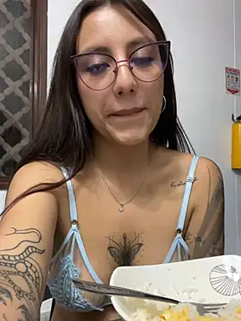 IvyDove Chat XXX live
