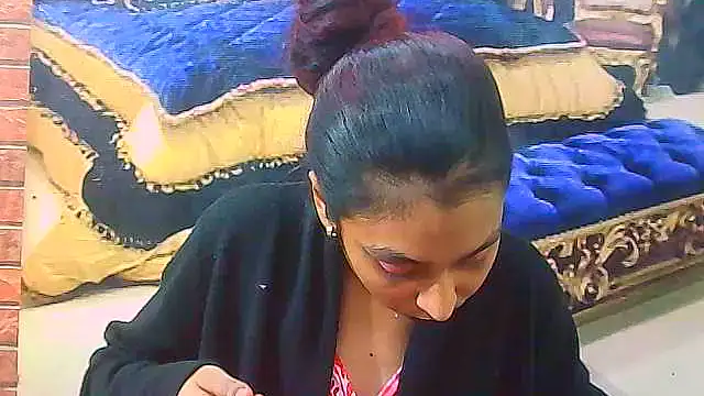 IndianSexyButt Chat XXX in diretta