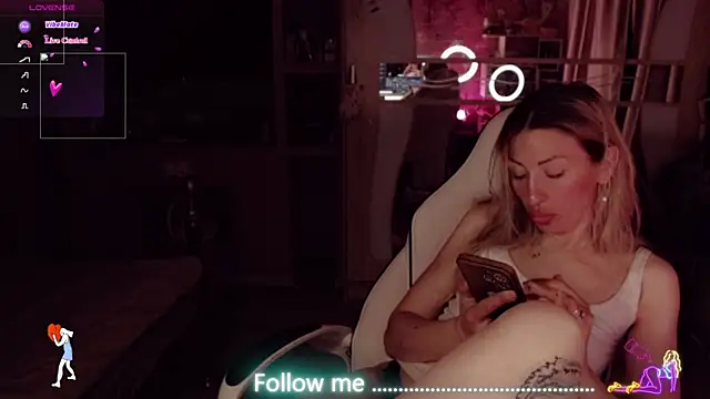 Czat XXX na żywo – AnnieGOld_