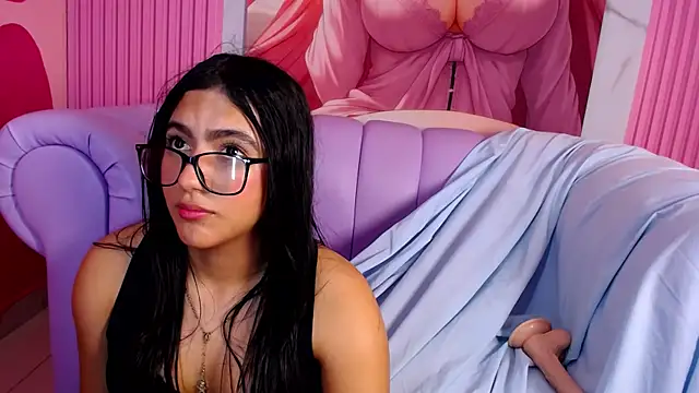 Holly_Watson_ Chat XXX in diretta