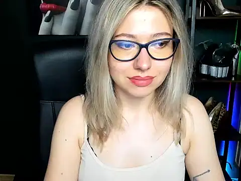 loveHeidi's Live XXX Chat