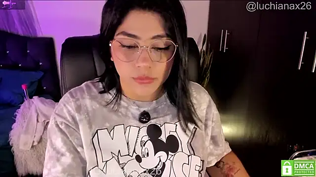 lucy26_ Chat XXX in diretta