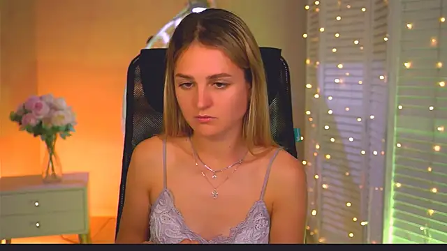 Chat +18 de DeboraLarson ao vivo