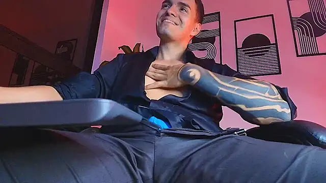 ALPHA_DOMINUS_ Live XXX Chat