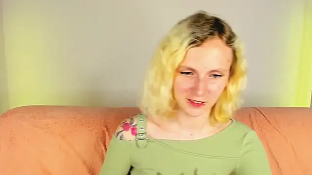 LikiLips' Live XXX Chat